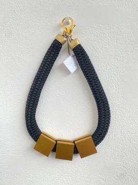 CB397 - Box Choker in Black/Gold