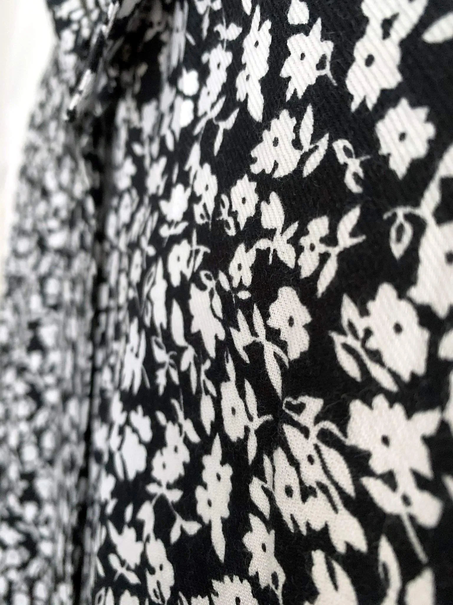 MAXI KLEID BLACK WHITE FLOWERS FELICITAS