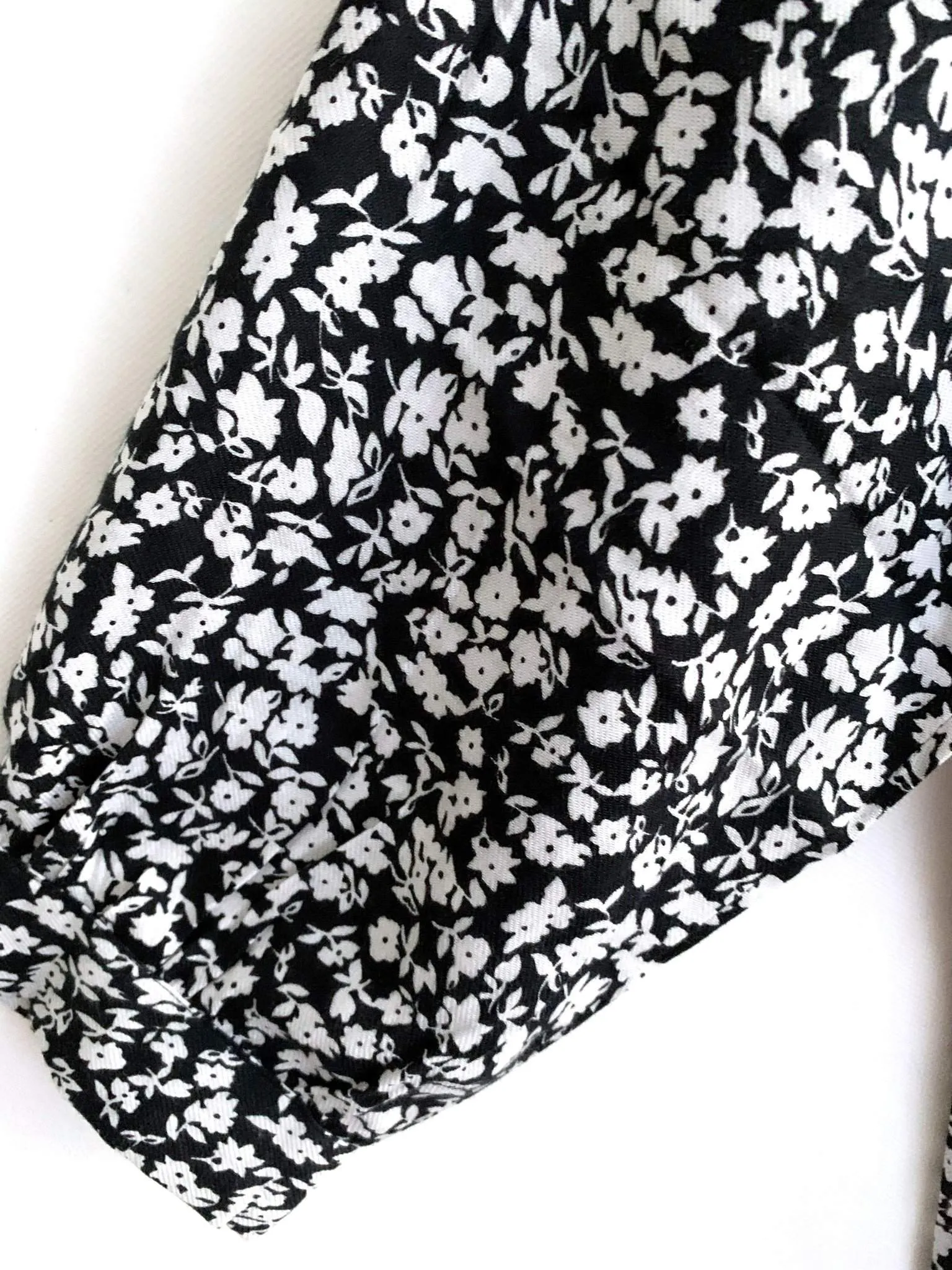 MAXI KLEID BLACK WHITE FLOWERS FELICITAS