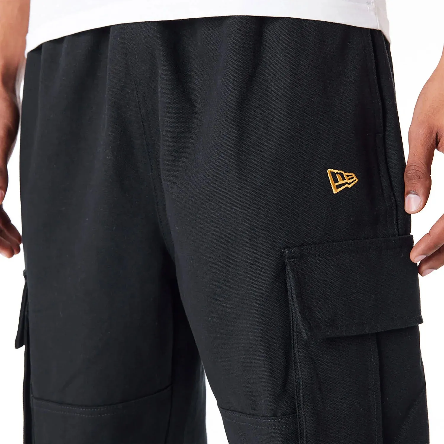 NEW ERA Black Cargo Trousers